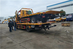 交口同城汽车补胎